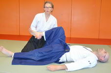 Massages des jambes au dojo  Aikido Lyon Tassin 69